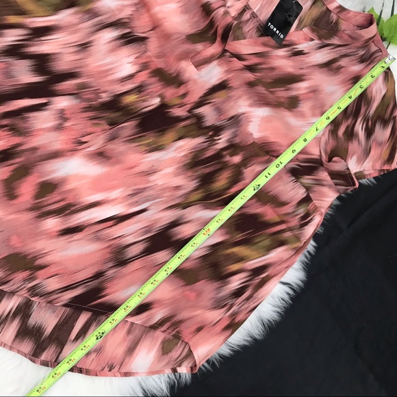 Torrid blouse multi print size 00 NWT - Picture 6 of 7